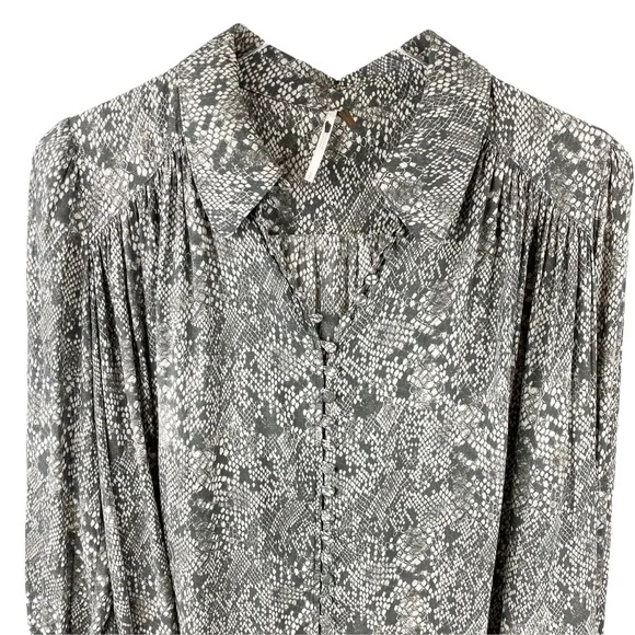 Free People Muse Snakeskin Python Button Front Long Sleeve Top Peasant Small - Picture 6 of 15